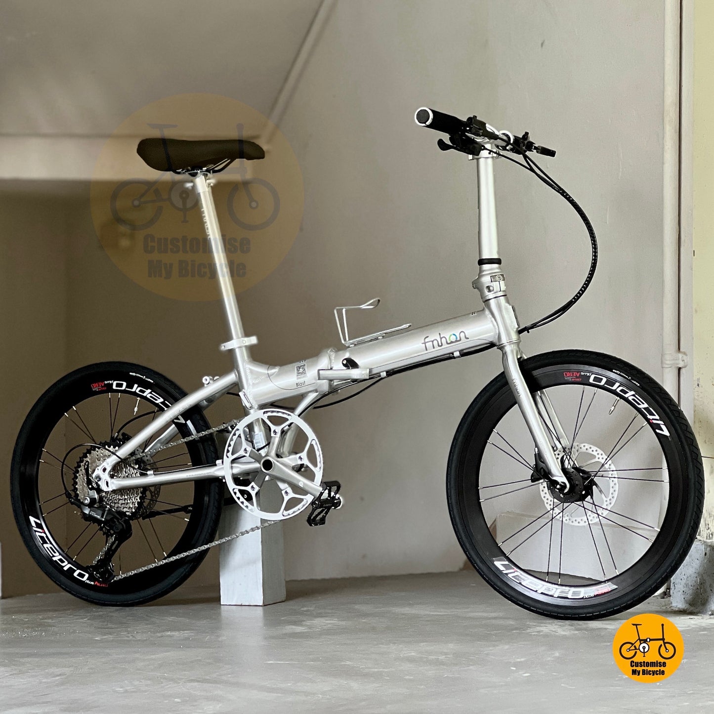 Sepeda Lipat Fnhon Blast 22 Inch Ringan Dengan Shimano 12 Kecepatan Rasio Lebar