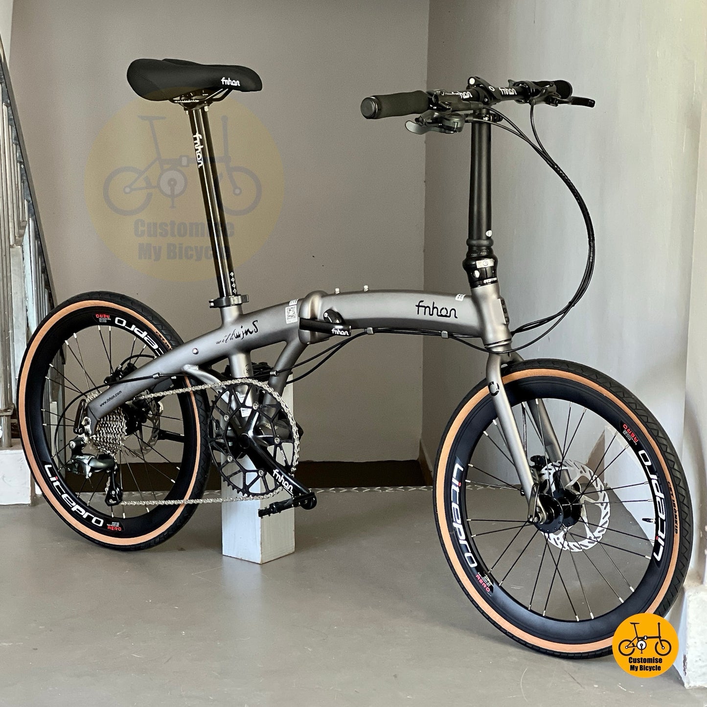 风行 Wind 22寸 折叠车 碳灰色 禧玛诺 10速 无缝焊接 轻量化折叠自行车 PD2018