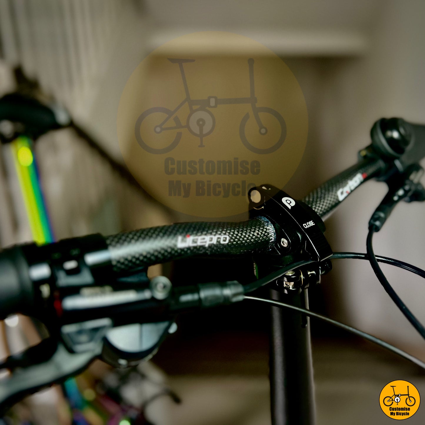 LItepro 2cm riser bar on Oil Slick Coated Crius Master 22-Inch Folding Bike – A Bold Choice for City Commuters
