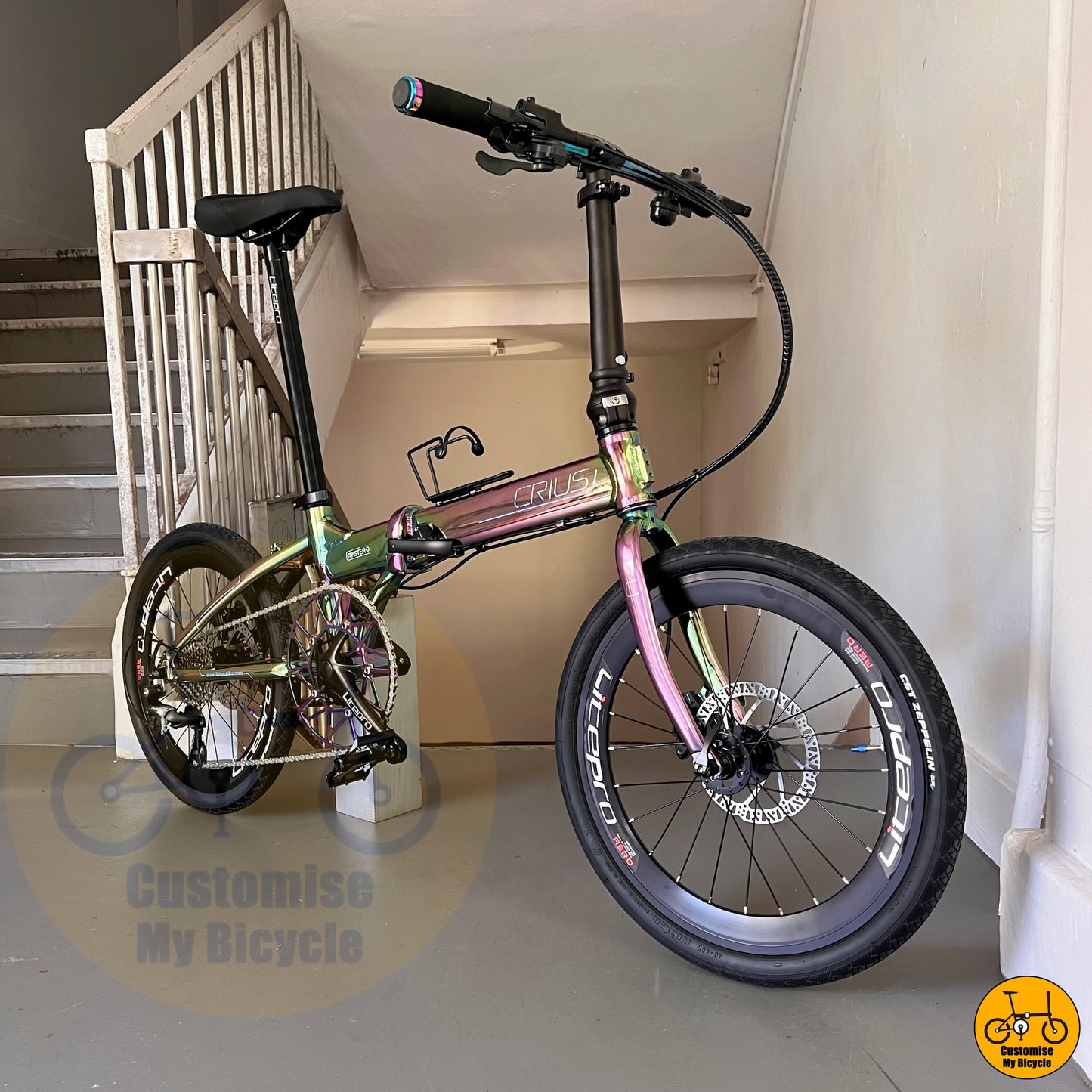 Chameleon Color Crius Master 22-Inch Foldie – A Stylish & Compact City Commuter
