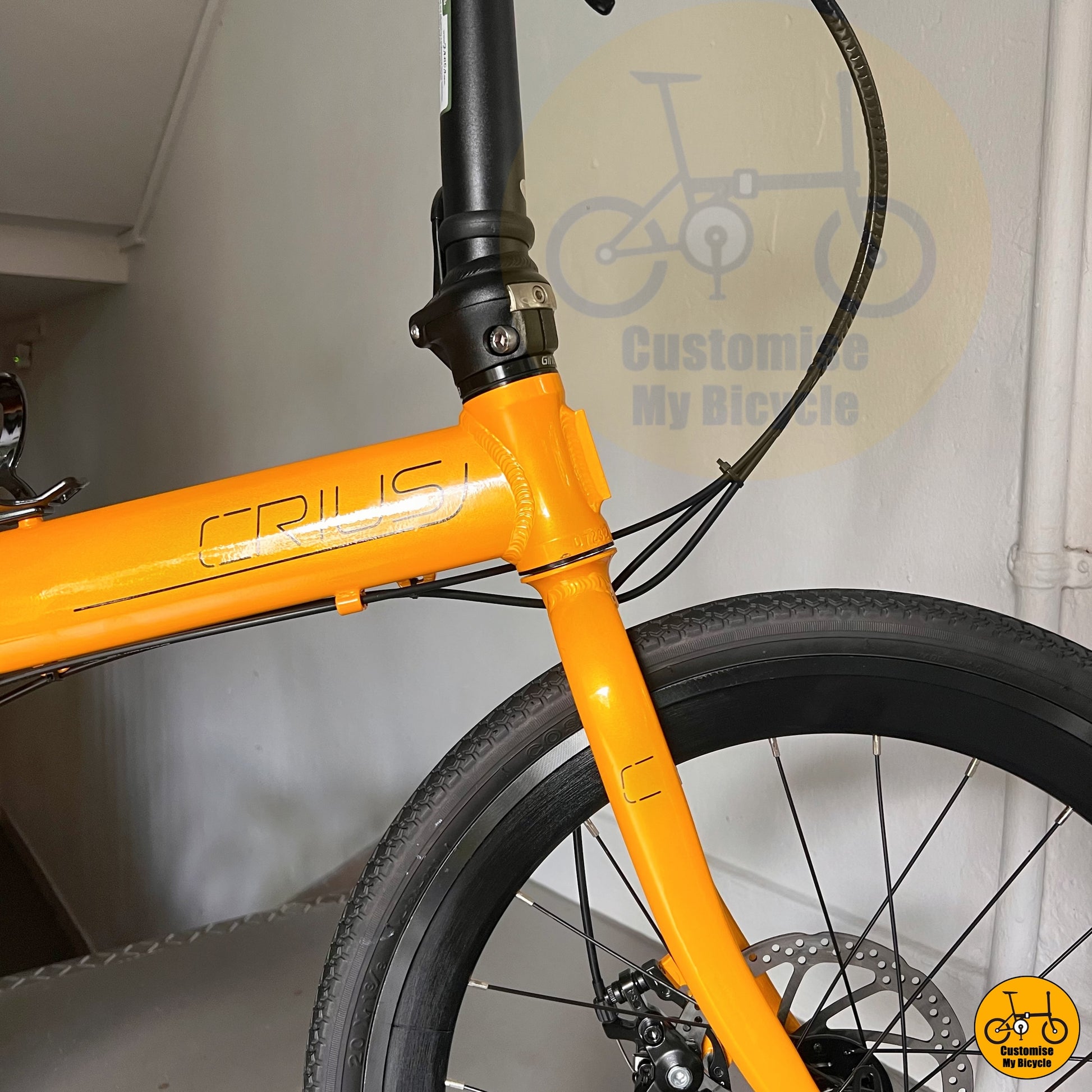 Mango Yellow Crius Master 22-Inch Foldie – A Lightweight & Smooth City Commuter
