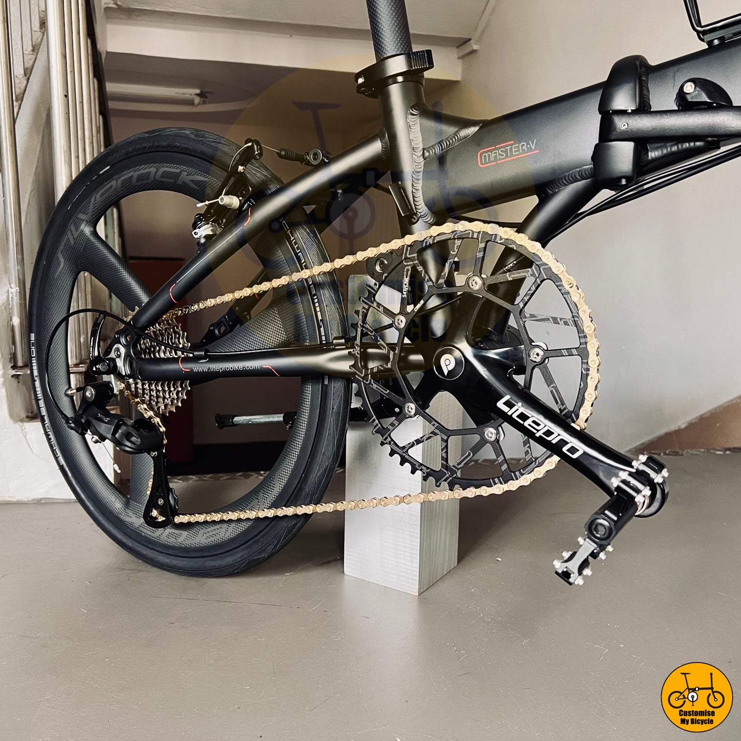 Matte Black Crius Master 22-Inch Folding Bike – A Fast & Aggressive Foldie for Cyclists
