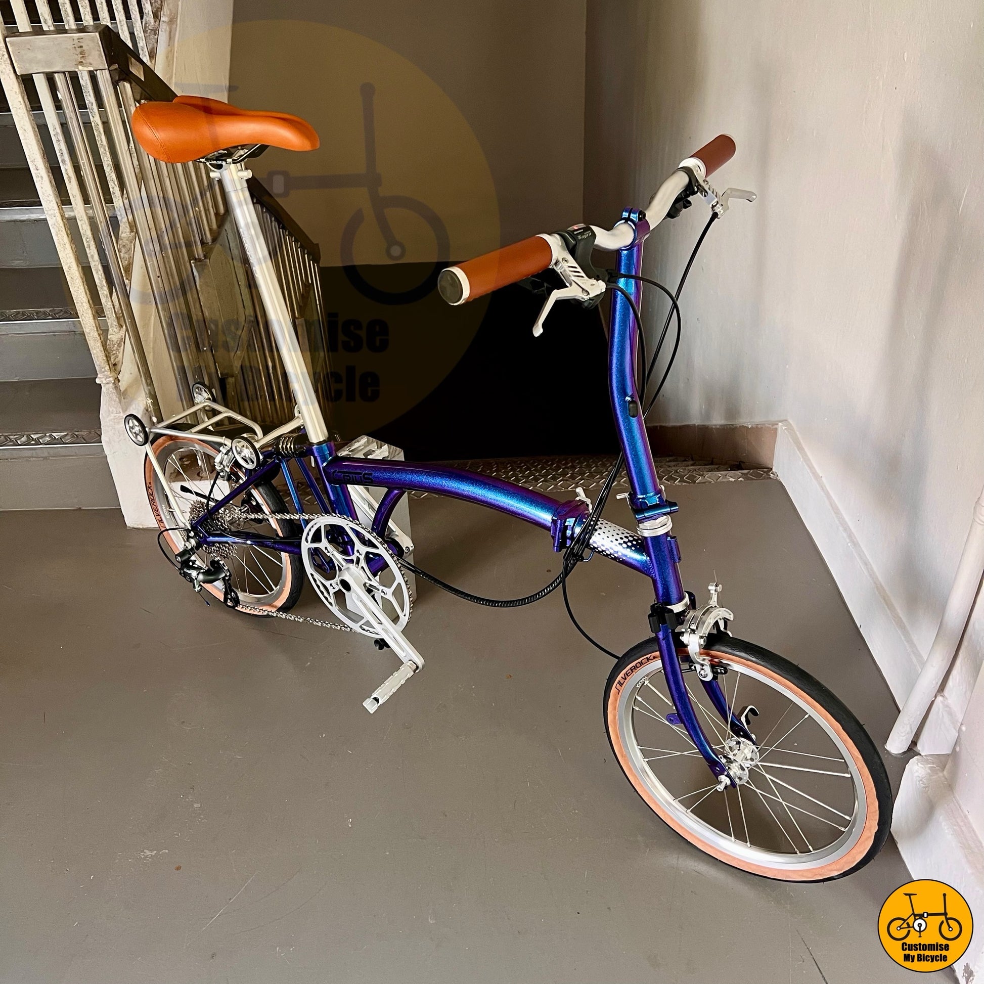 Crius Trifold 18-inch Urban Commuter – Timeless Blue Frame with Brown Wall Tyres
