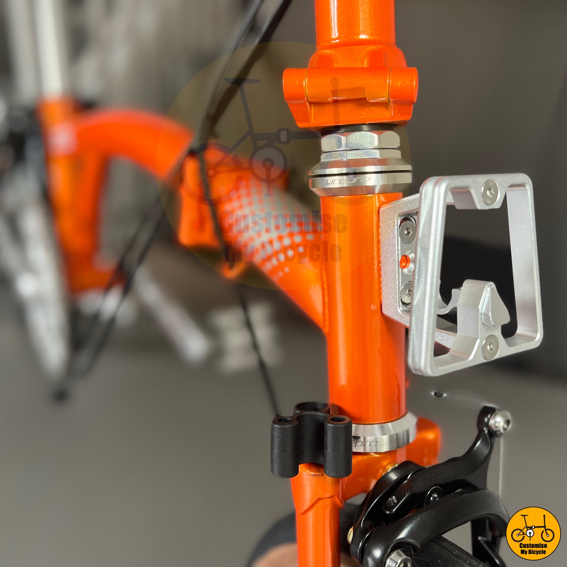 Crius Trifold 18-inch Premium Foldie – Stylish Commuter Bike with Smooth Folding Mechanism
