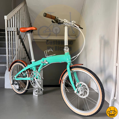 Pastel-colored frame with a stylish and elegant touch
