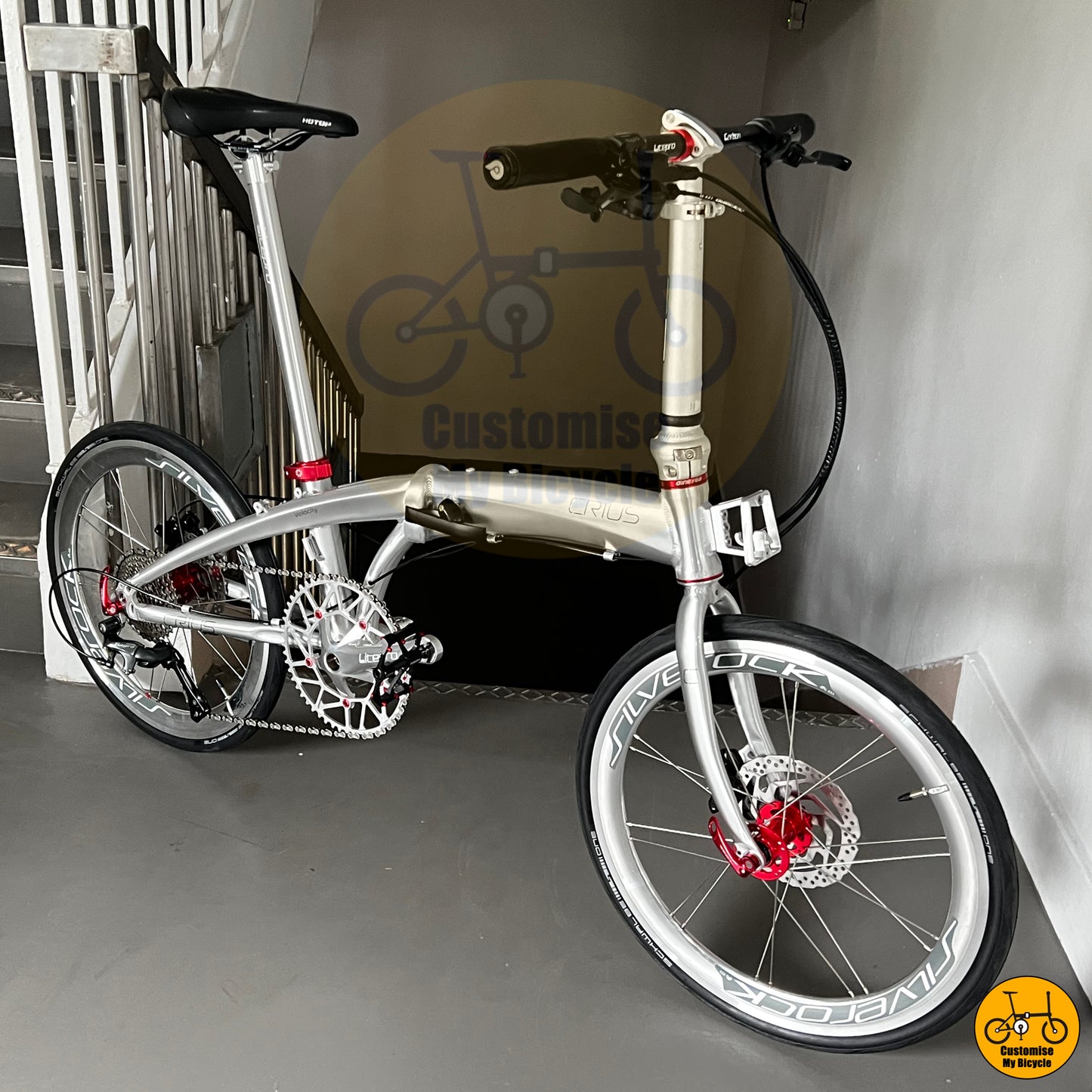 Crius Velocity 20-inch Foldable Bicycle – Red Accent Design for a Sleek City Ride
