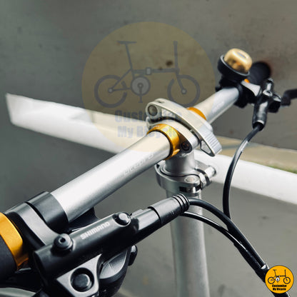 Aero-style handlebars with a comfortable grip for long-distance cycling
