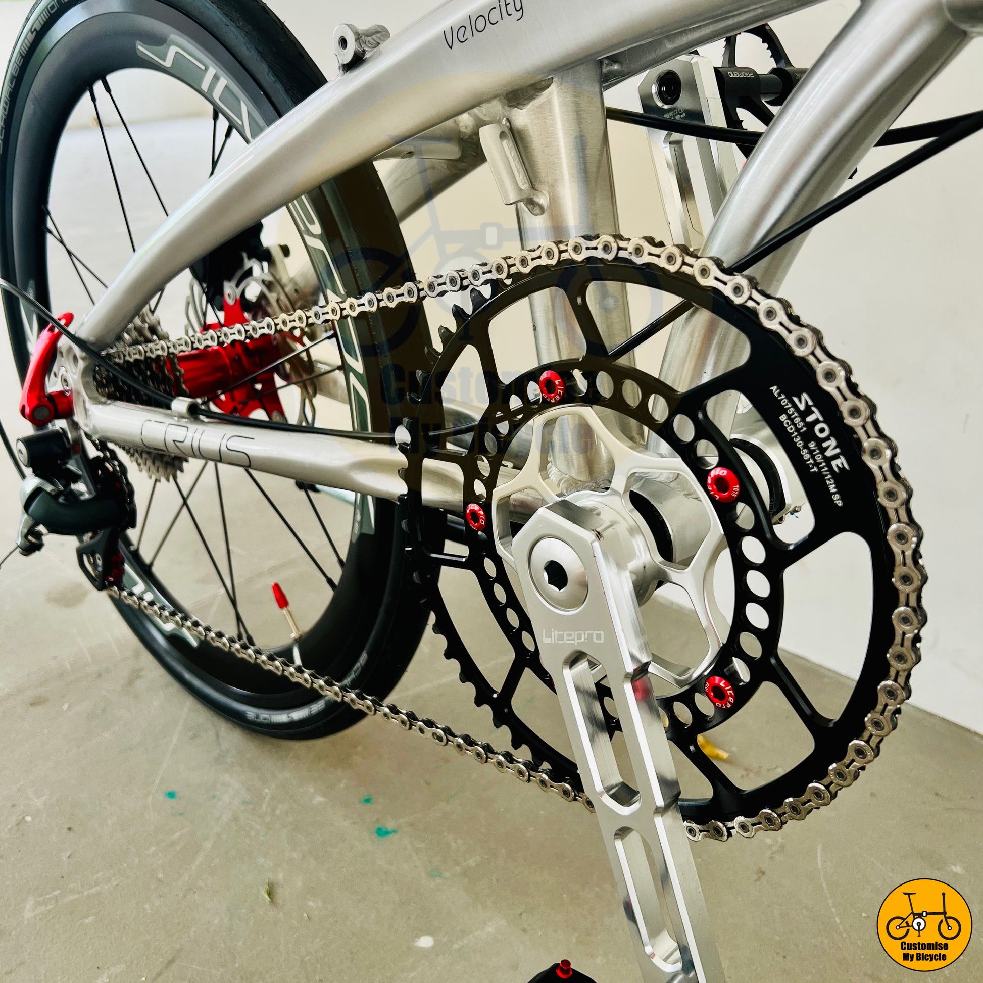 Close-up of the Stone Oval chainring for enhanced pedaling efficiency
