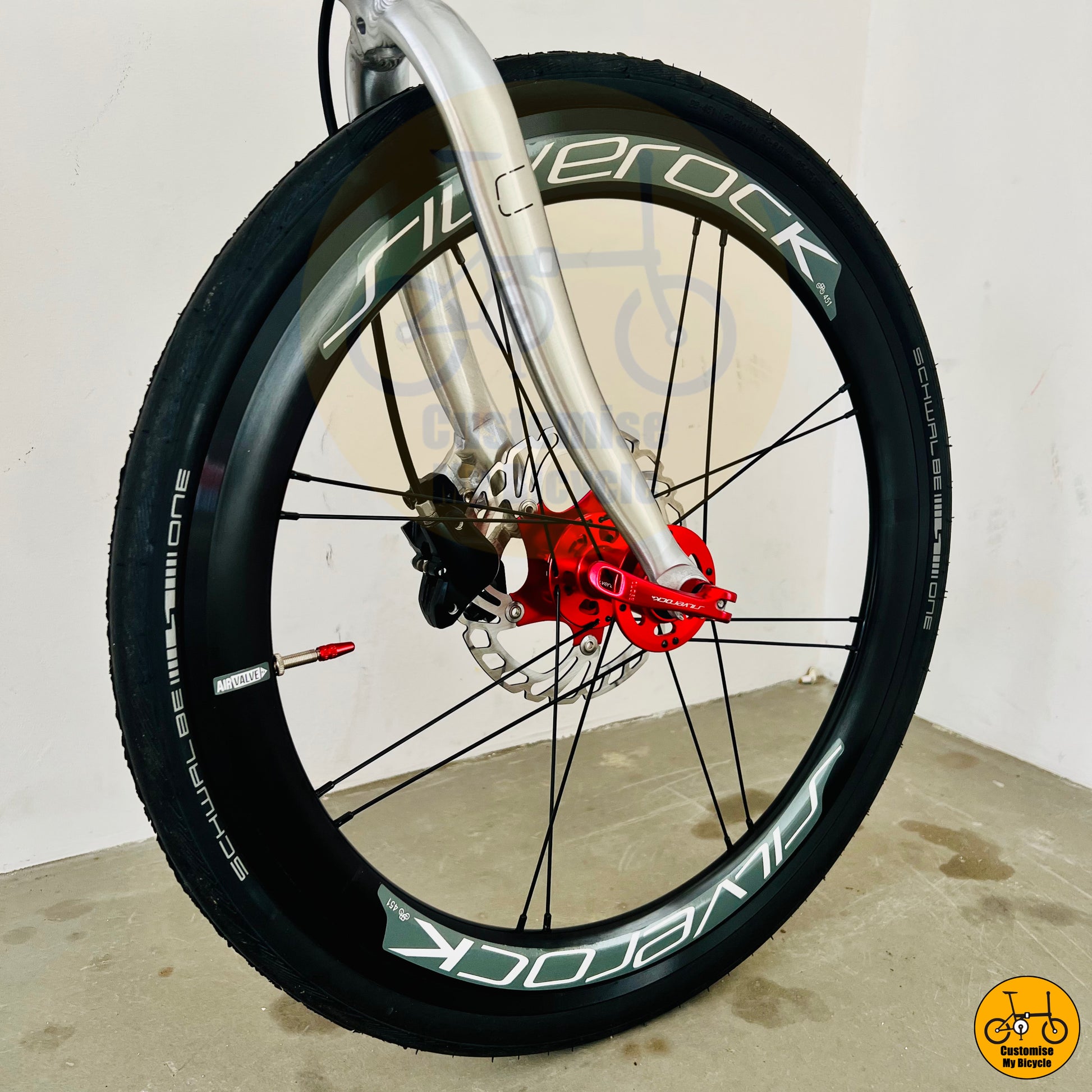 Silverock wheels with aerodynamic spokes for enhanced efficiency
