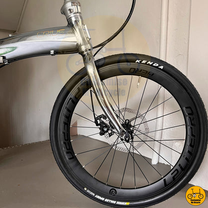 Matte black Litepro wheels for a bold and modern look
