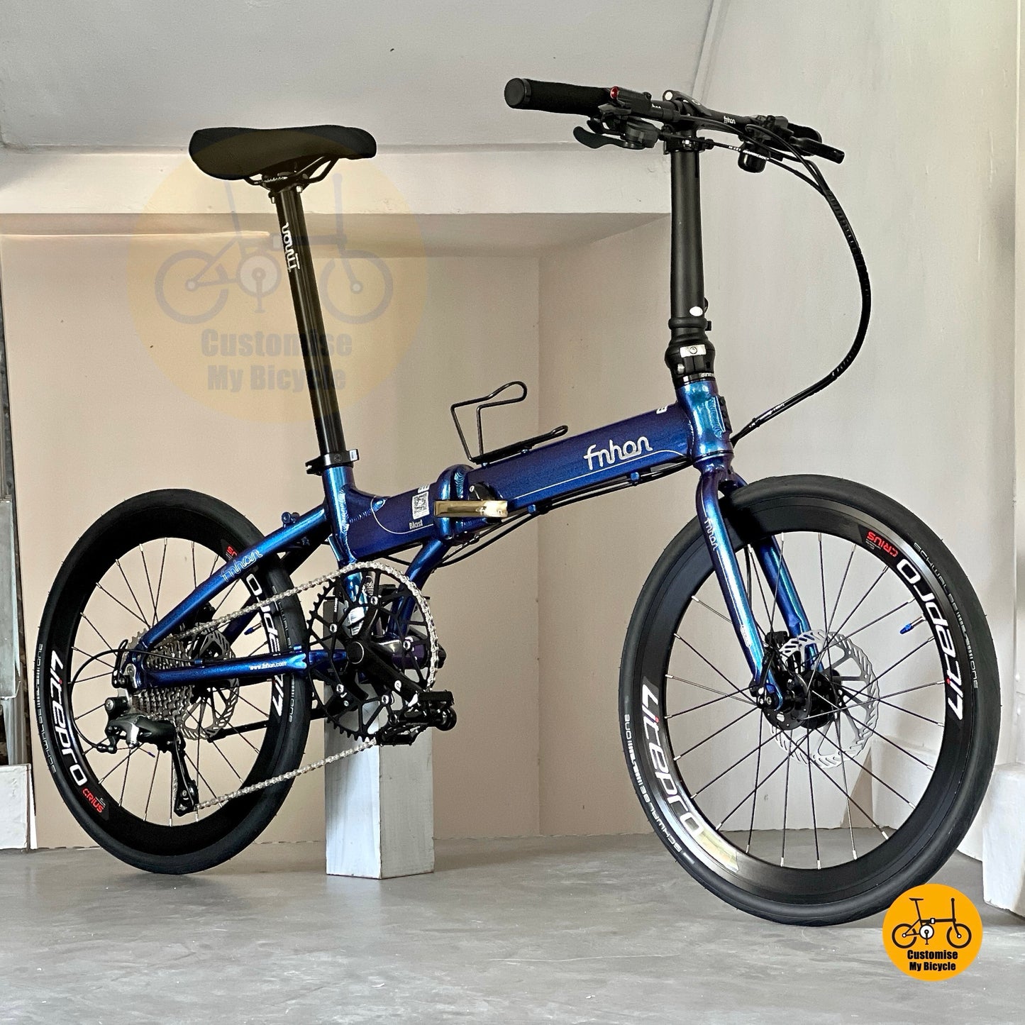 Overall side angled view of Fnhon Blast 22 inch Chameleon Blue Shimano 10 speed folding bike

