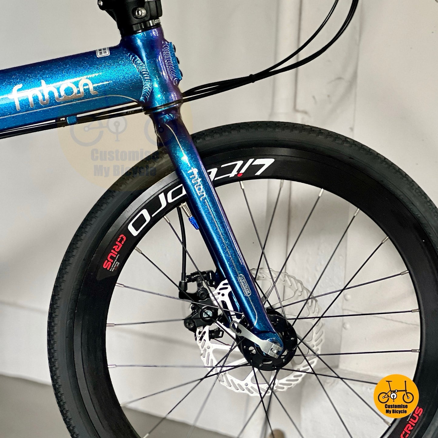 Fnhon Blast folding bike close up LITEPRO Aero smooth wheels fast rolling tyres
