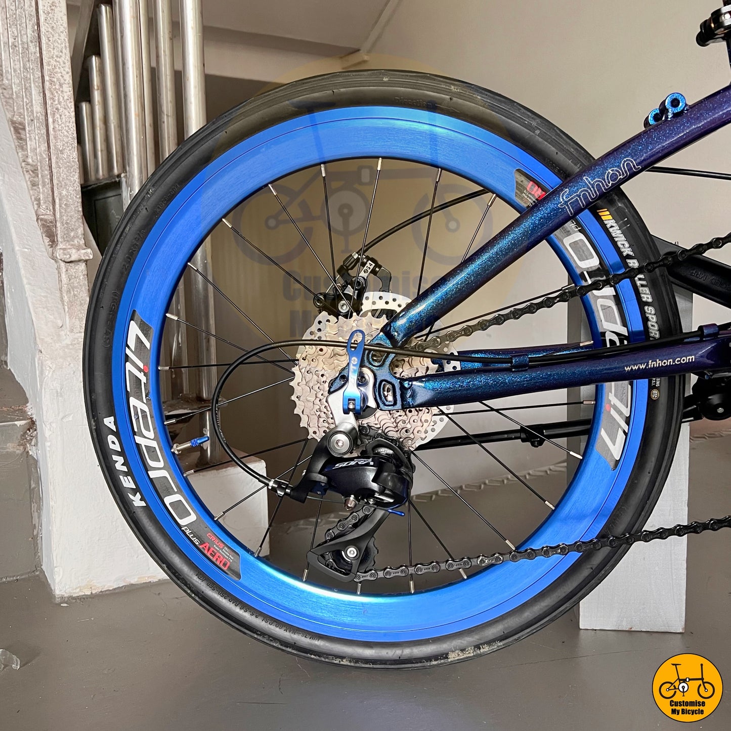 Blue Litepro Aero Wheelset on MRT, Metro & Bus Compatible Fnhon Blast 22-Inch Foldable Bicycle – Ideal for Commuters
