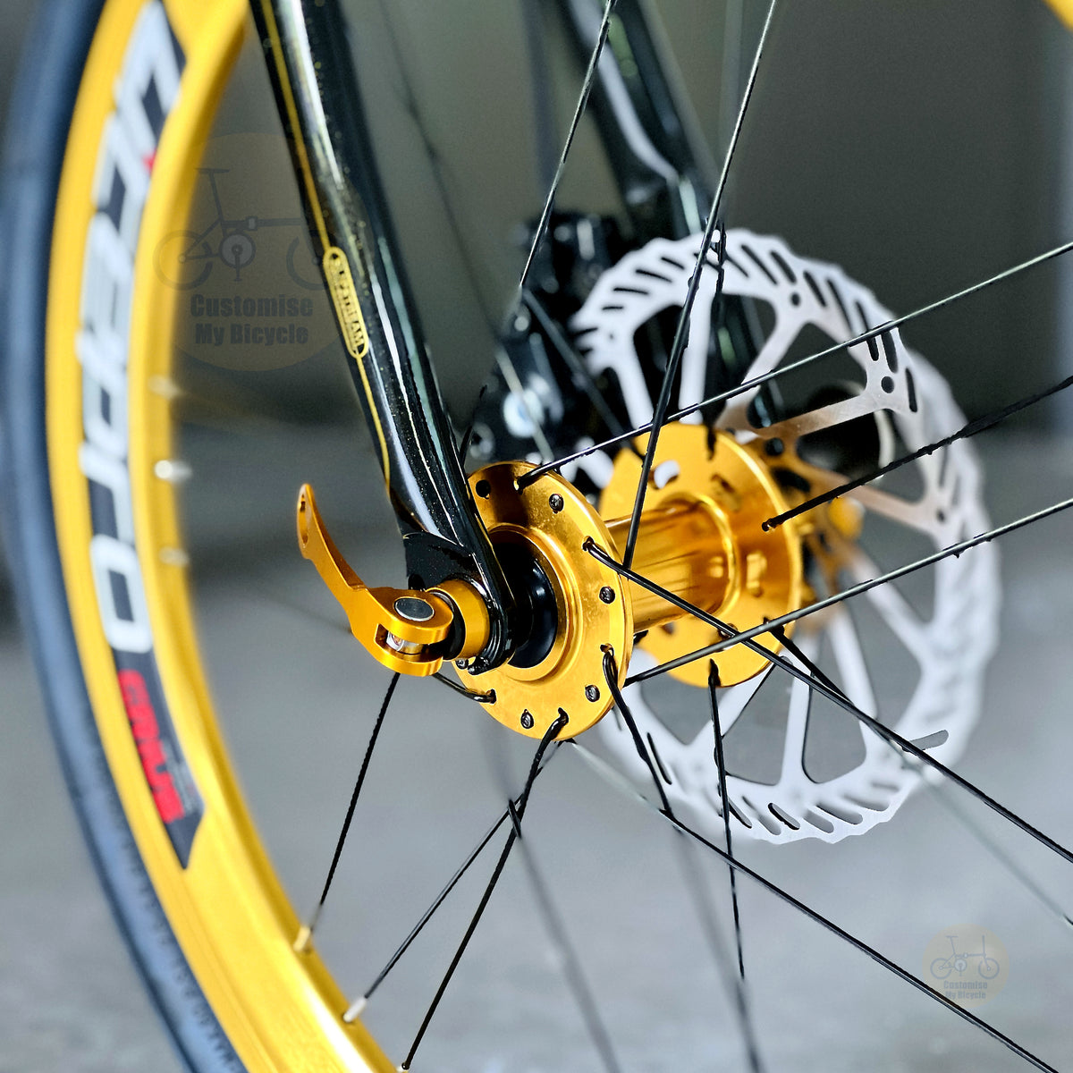 Fnhon Blast 22" Black Gold folding bike rear derailleur gearset detail