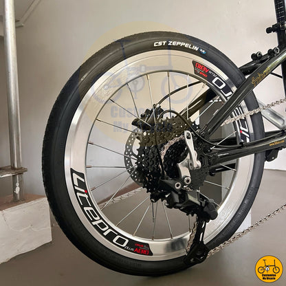 Shimano-equipped Fnhon Blast foldie with up slope gearing advantage
