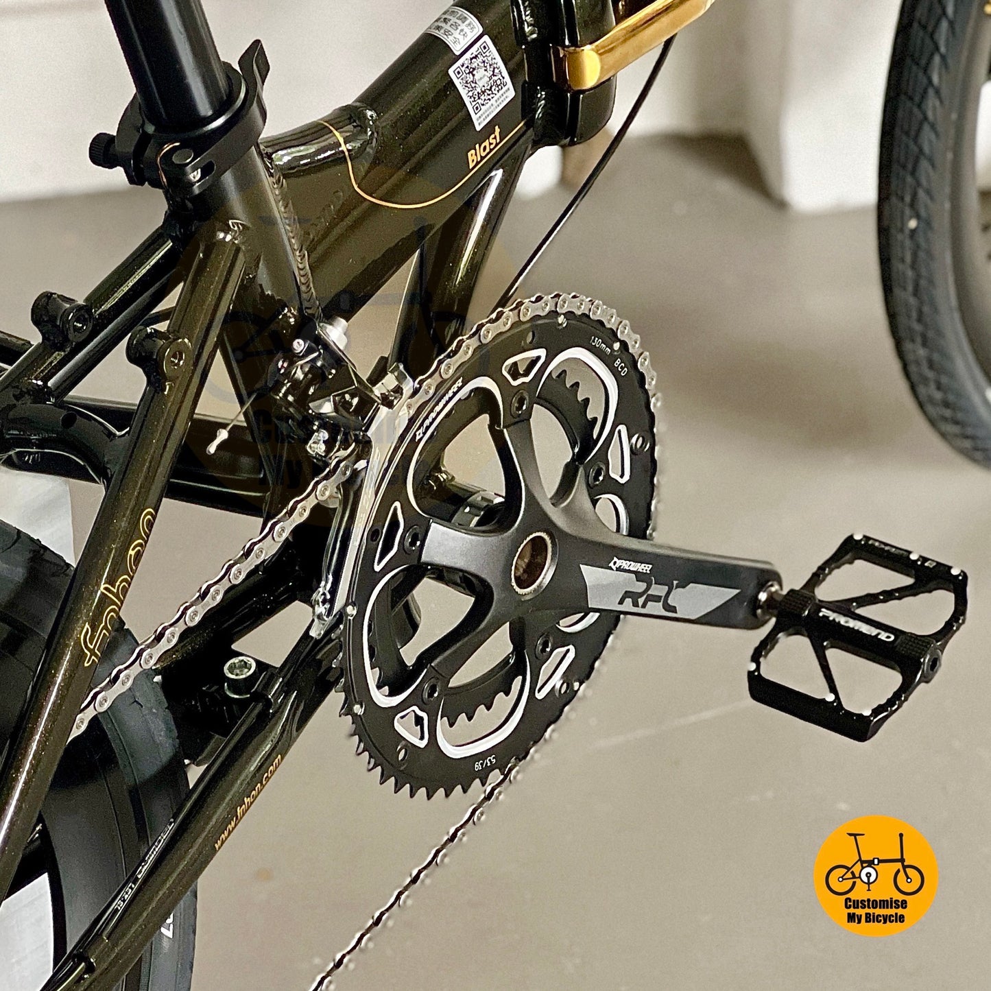 Close up of PROWHEEL hollow 53/39t crankset on Fnhon Blast 20-inch bike
