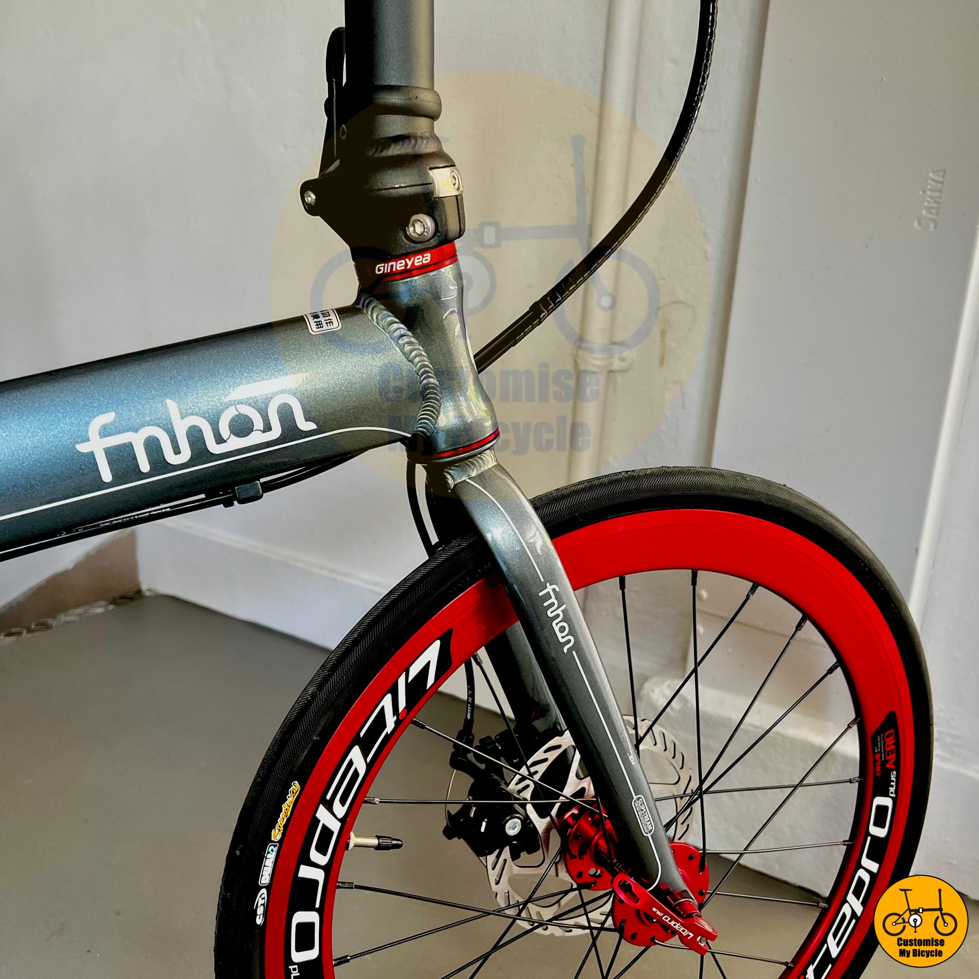 Dolphin Grey & Red Fnhon Blast 22-Inch Foldable Bicycle – A Stylish & Agile Foldie
