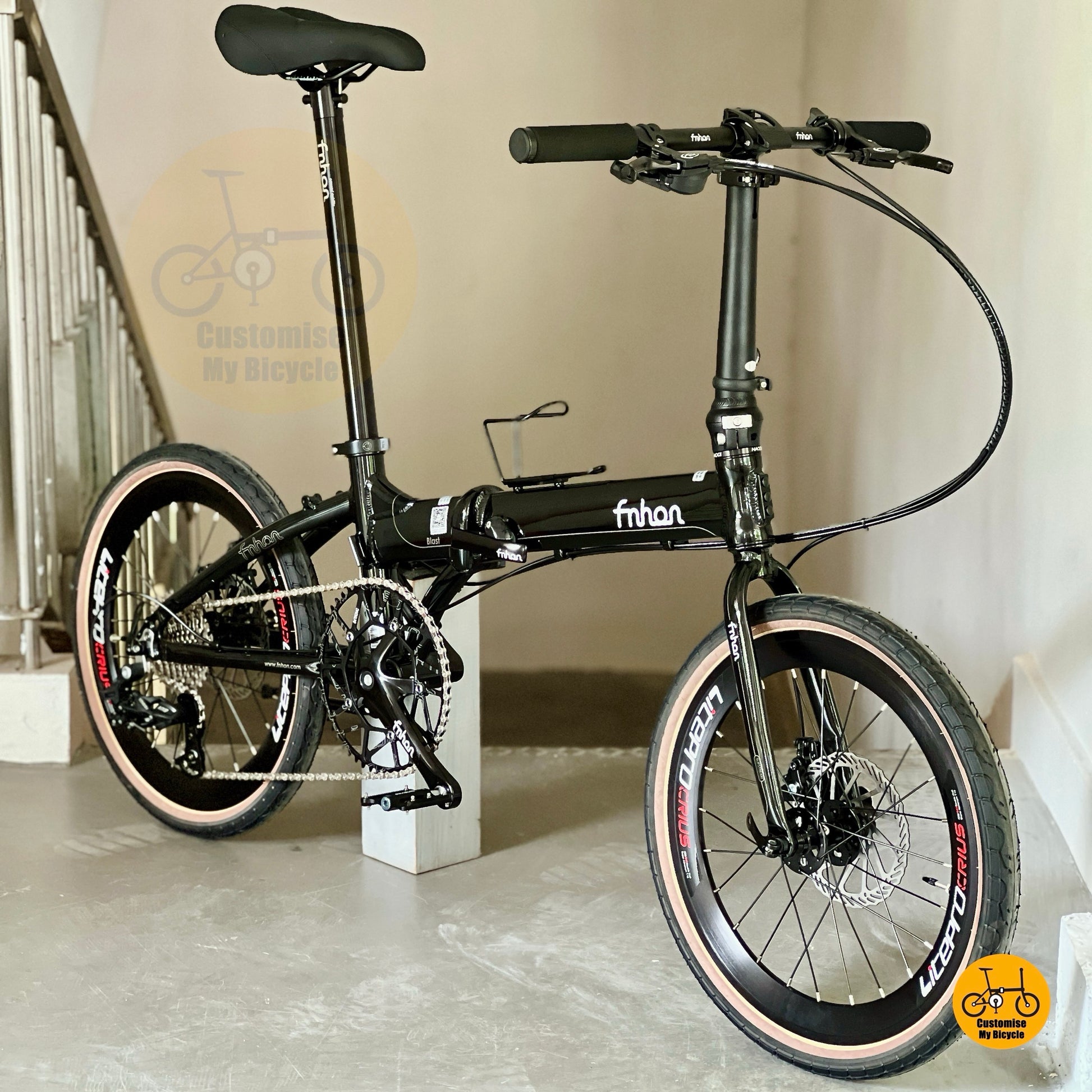 Folding Bike Fnhon Blast 20 inch Piano Black Sensah 9 Gears Compact Foldable Bicycle MRT Friendly Commuter Bike
