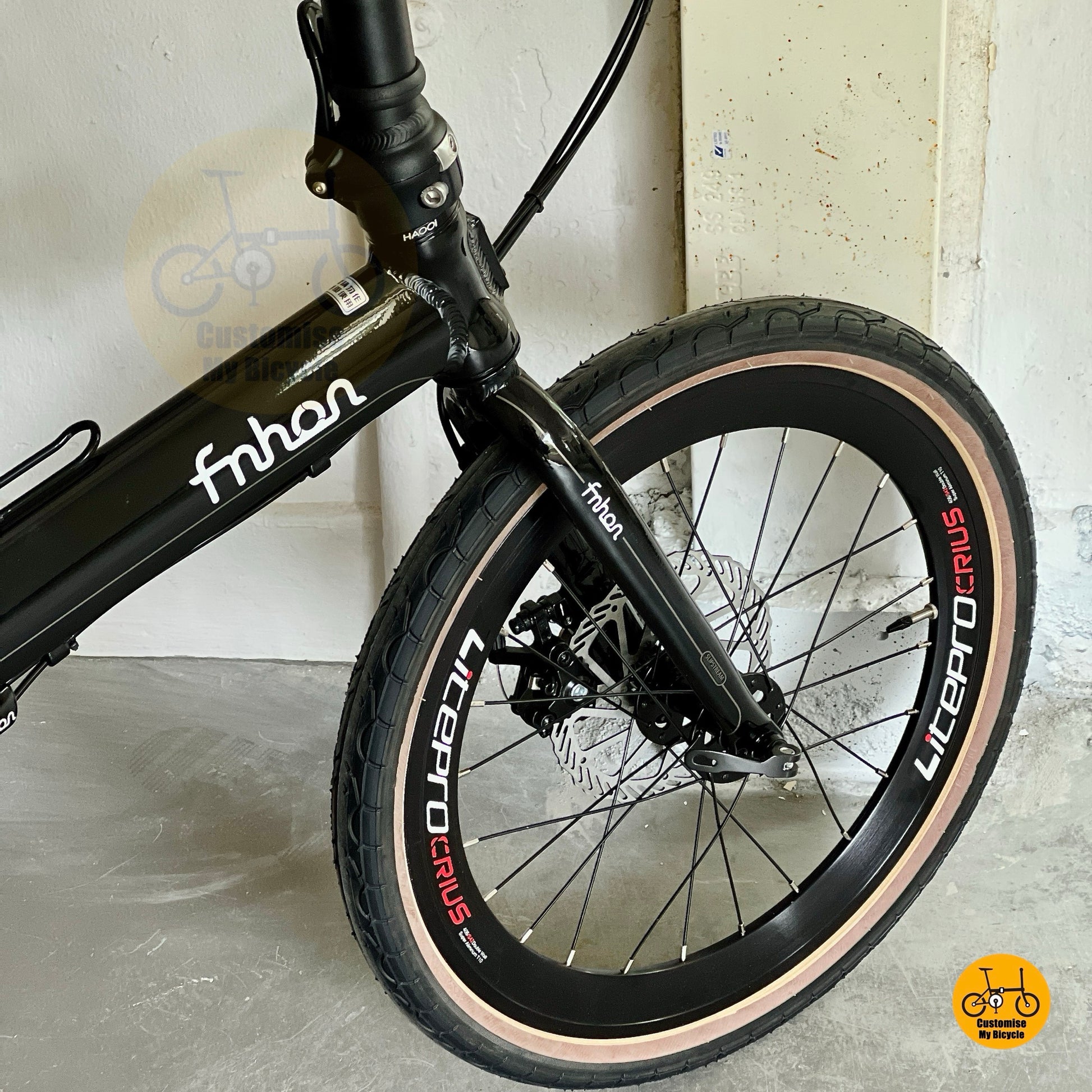 Fnhon Blast folding bike front angle high view compact urban foldable bicycle Singapore
