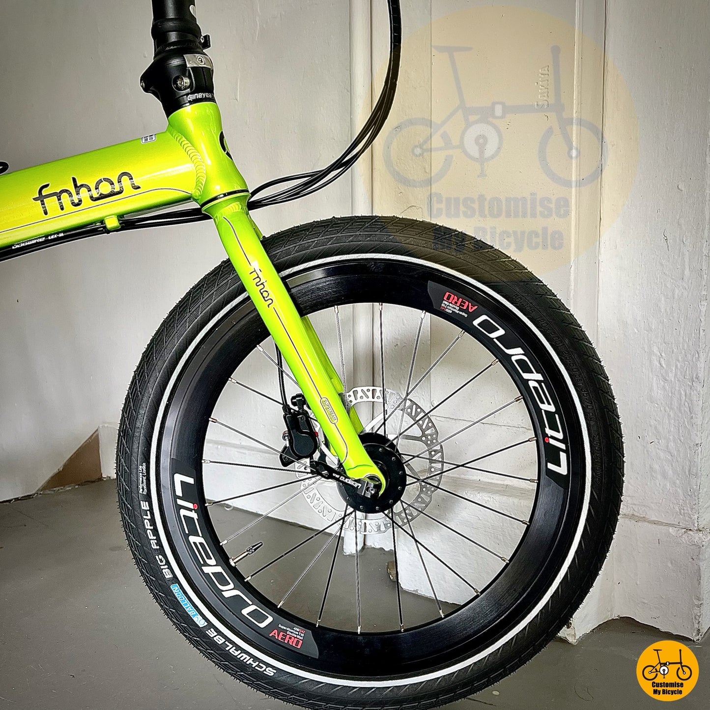 Close-up of Schwalbe Big Apple 2.0 wide tyres for extra cushioning
