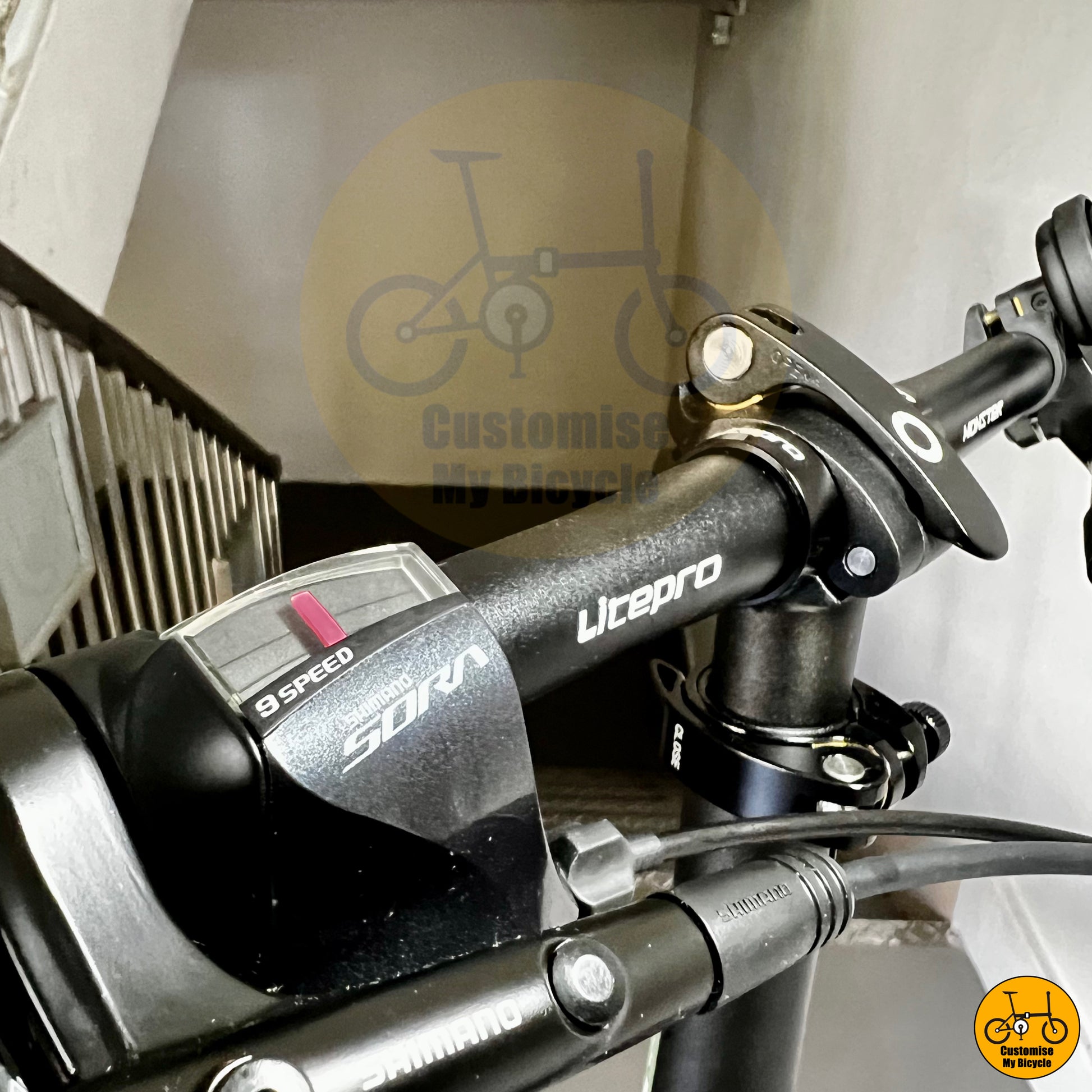 Shimano Sora R3000 Shifter on Vintage Style Fnhon Blast 20-Inch Foldable Bike – Brown Tyres & Minimalist Matte Black
