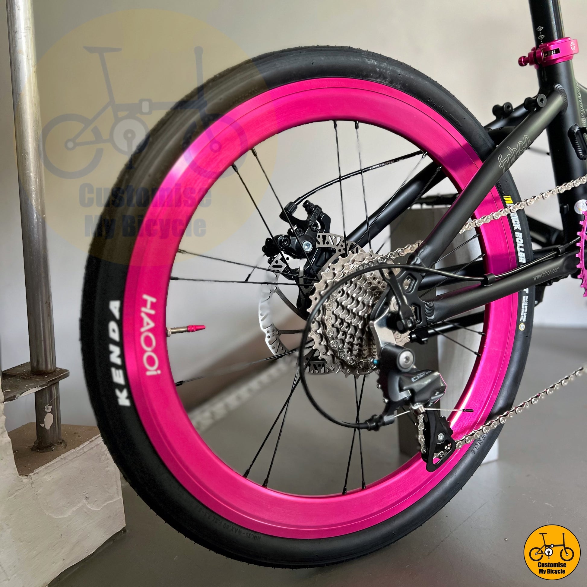 Matte Black & Hot Pink Fnhon Blast 22-Inch Foldable Bike – A Unique Blend of Style & Performance
