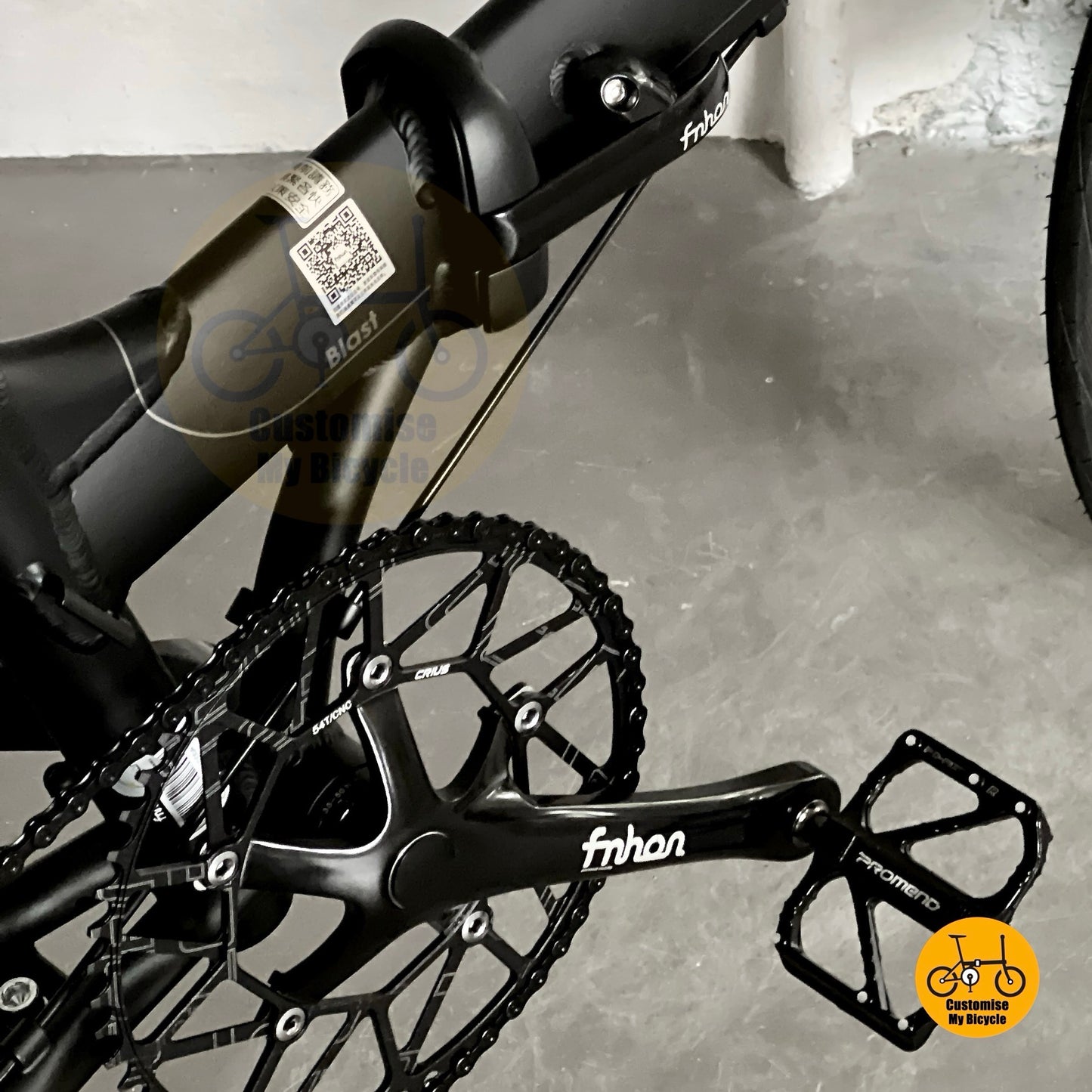 Close up of FNHON hollowtech crankset on folding bike
