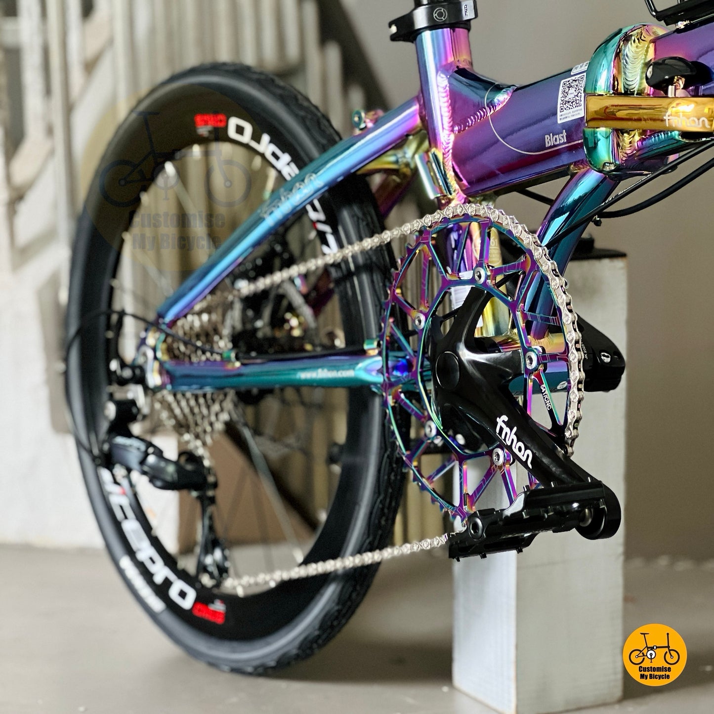 FNHON Hollowtech crankset close up lightweight performance crank folding bicycle component
