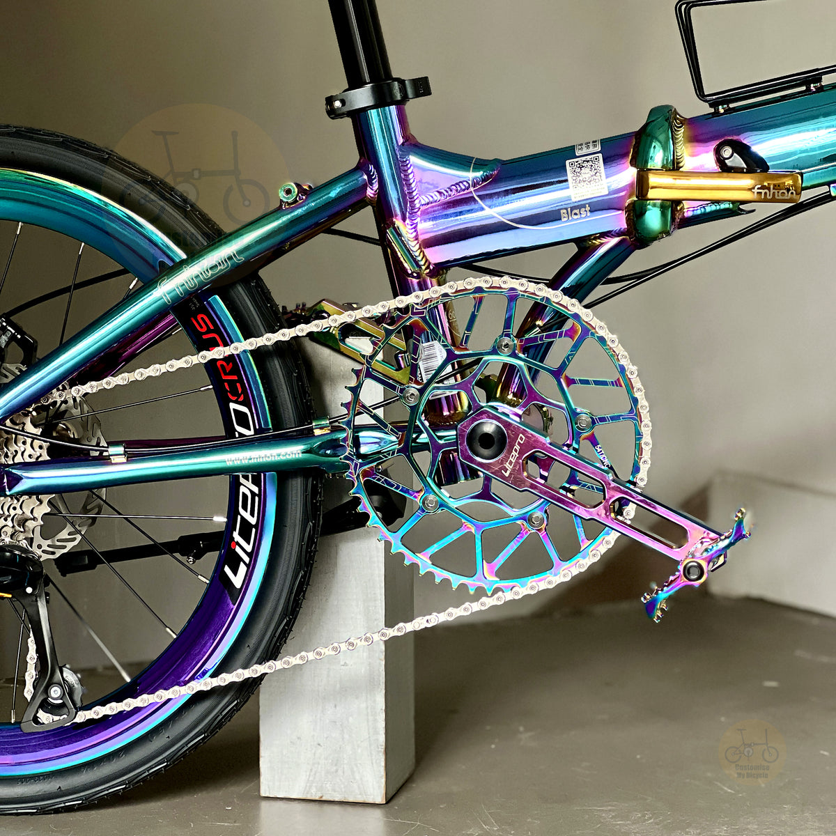 Fnhon 22" Oil Slick foldable bicycle with Shimano 9 gears