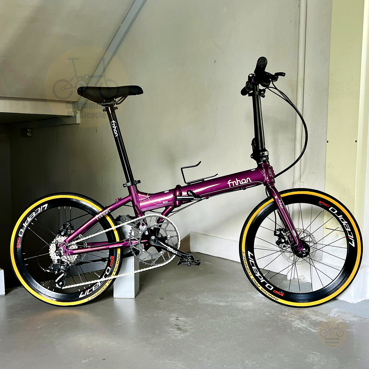 Sepeda lipat Fnhon Blast 22 inch warna Royale Purple dengan Shimano 9 gears desain ringan dan ringkas