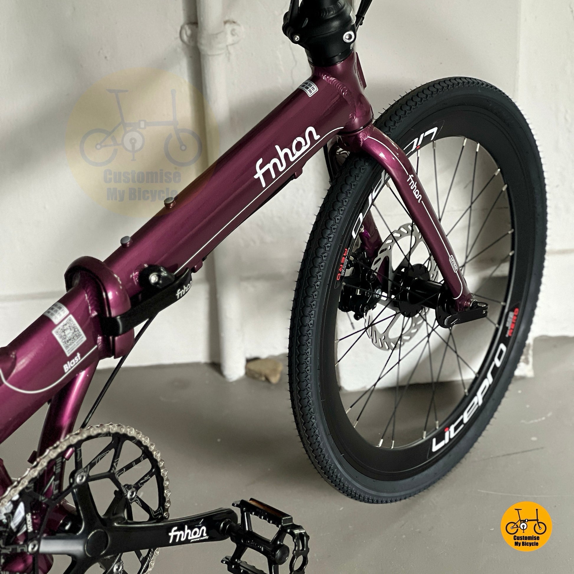 Basikal Lipat Fnhon Blast 22 Inci Ringan Dengan Shimano 9 Gear Untuk Kegunaan Harian
