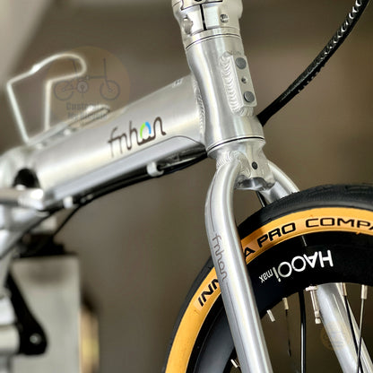 Fnhon Blast 20" Polished Silver folding bike frame material colour detail