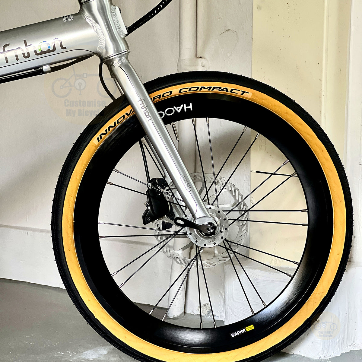 Fnhon Blast 20" Polished Silver folding bike frame material colour detail