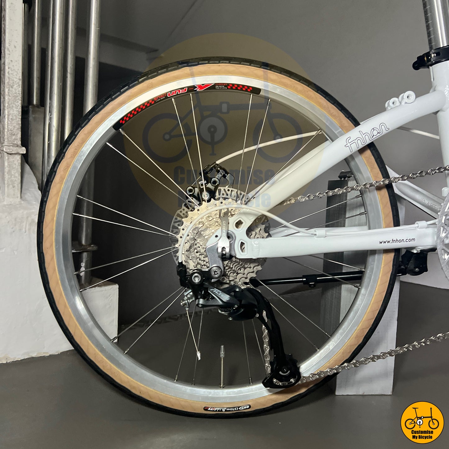 Litepro Kfun low wall wheels on Classic Aesthetic Fnhon Blast 22-Inch Foldable Bicycle – Built for City Cyclists
