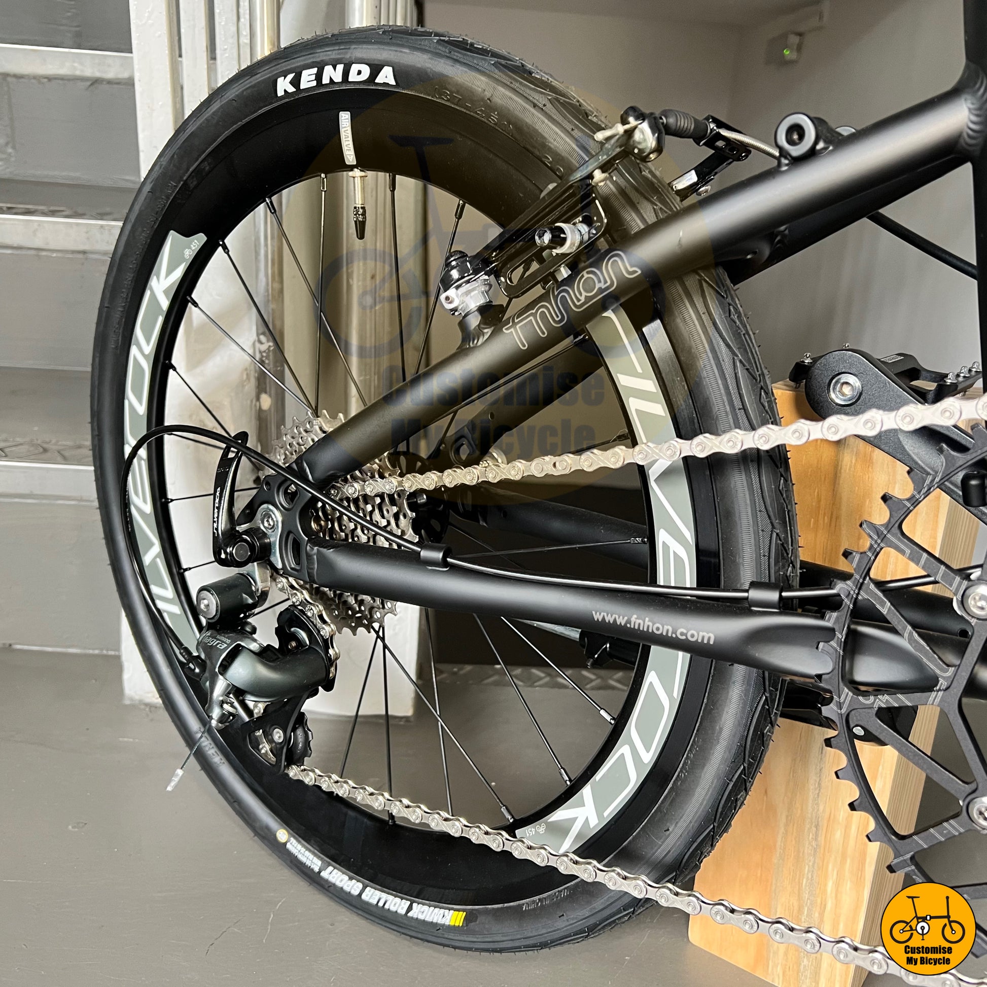 Shimano 10-Speed Tiagra Fnhon Blast 22-Inch Foldable Bicycle – Seamless Shifting for Speed
