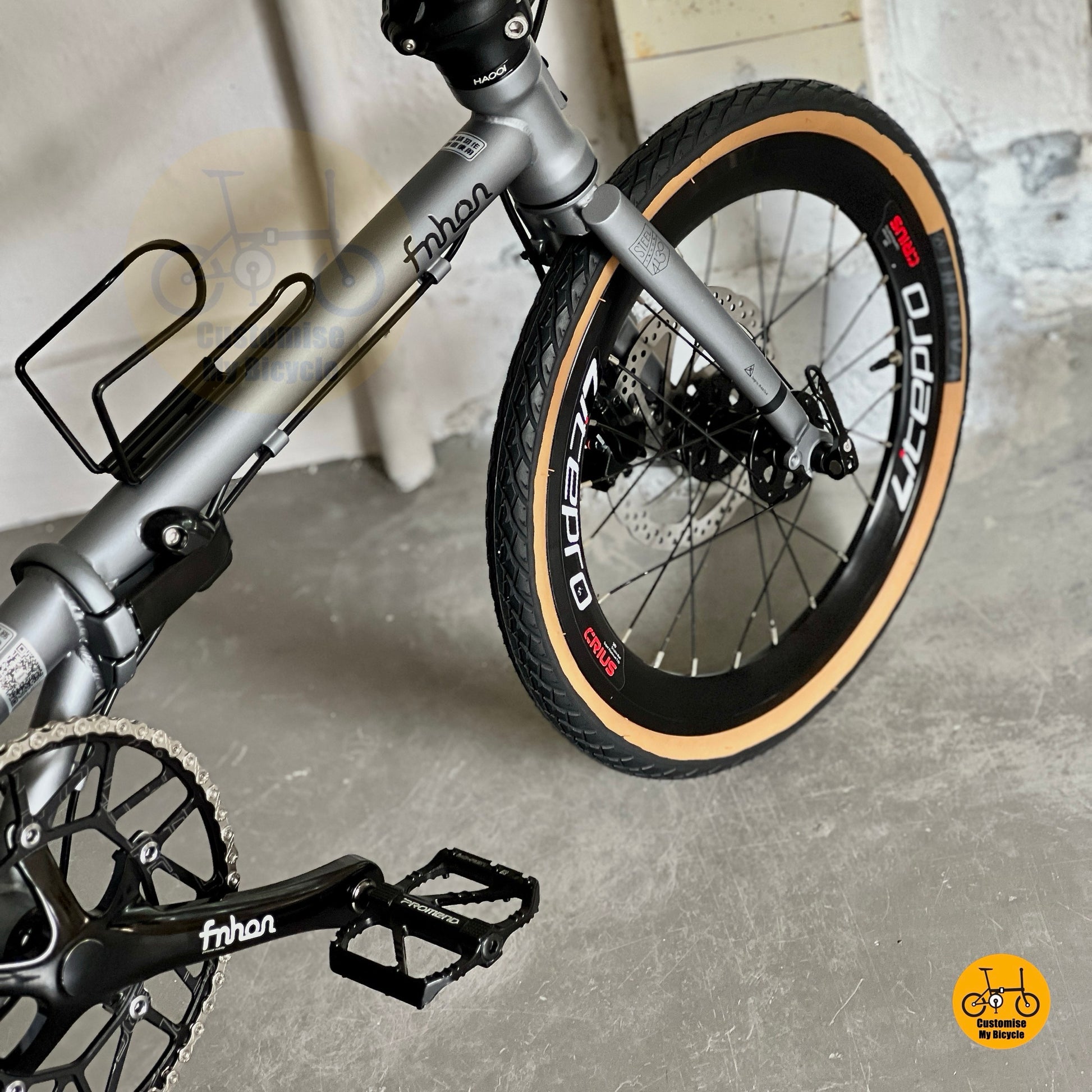 Fnhon Gust folding bike close up litepro high profile smooth front wheels with kenda tyres
