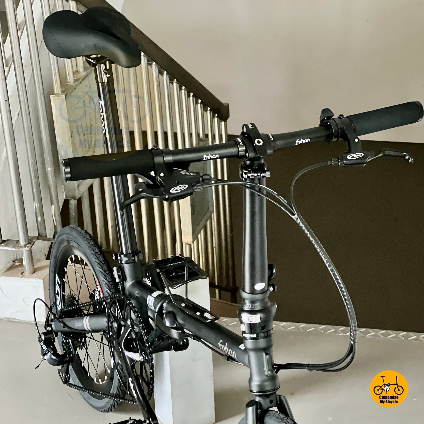 Fnhon Gust folding bike straight handle bar cockpit clean setup
