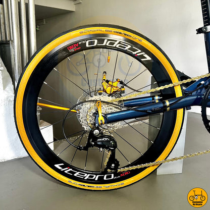 Compact Fnhon Gust 22-inch with race-style geometry for aggressive riding
