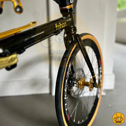 Precision disc brakes for reliable stopping power on the Fnhon Gust 22-inch
