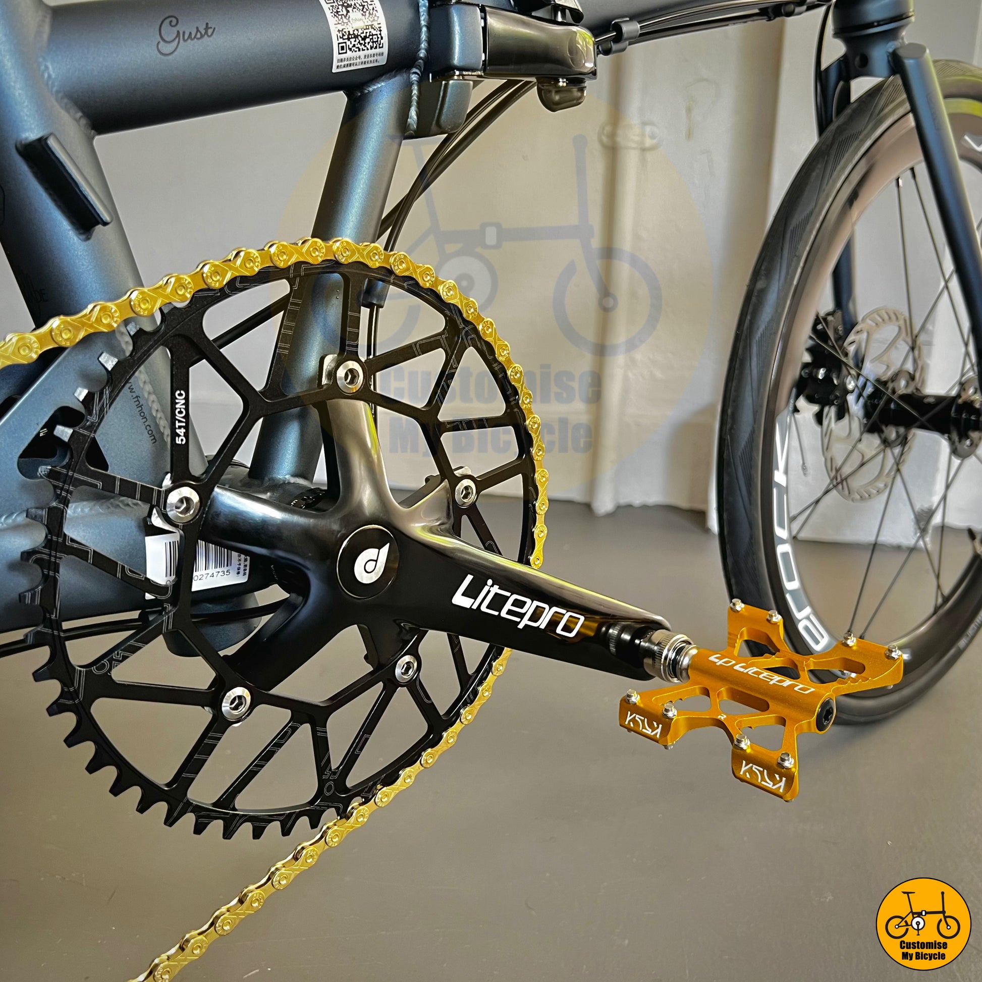 Premium folding bike designed for speed and long-distance cycling
