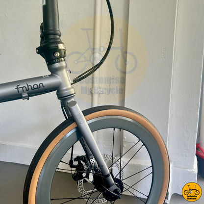 Fnhon Gust 20-inch folding bike with battleship grey frame and disc brakes
