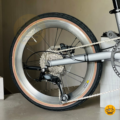 Fnhon Gust folding bike close up Shimano 9 gears drivetrain smooth shifting system
