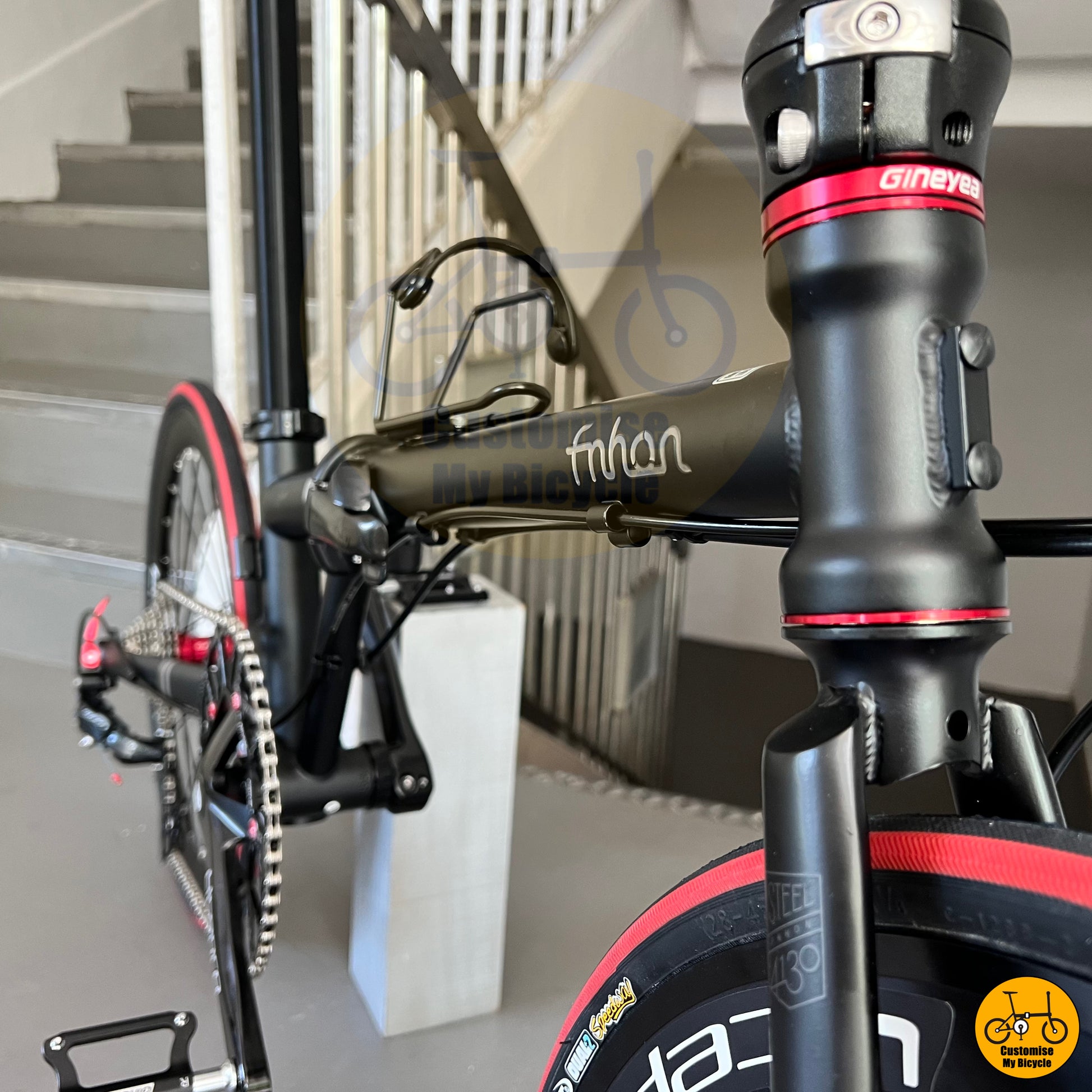 Premium matte black foldie with Litepro wheels and disc brakes
