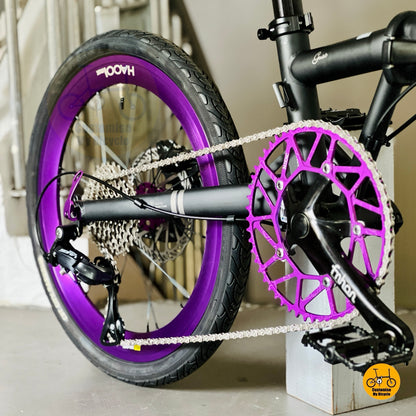 Close up of Shimano 9 gears drivetrain on Fnhon Gust folding bike