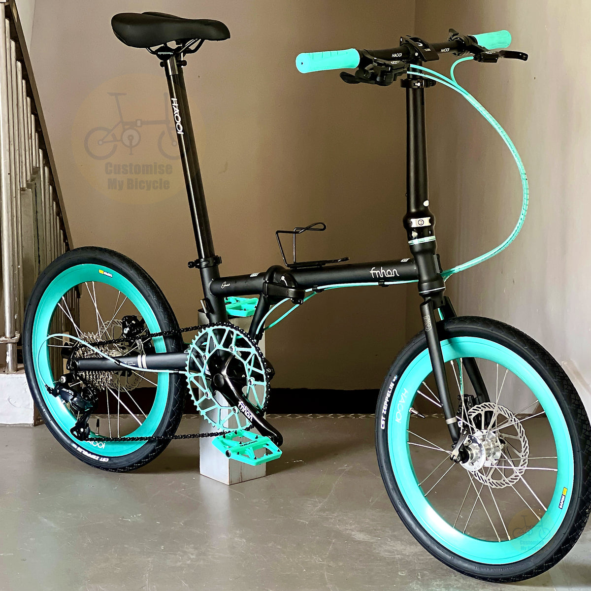 Fnhon Gust 20" Matte Black foldable bicycle with Shimano 9 gears