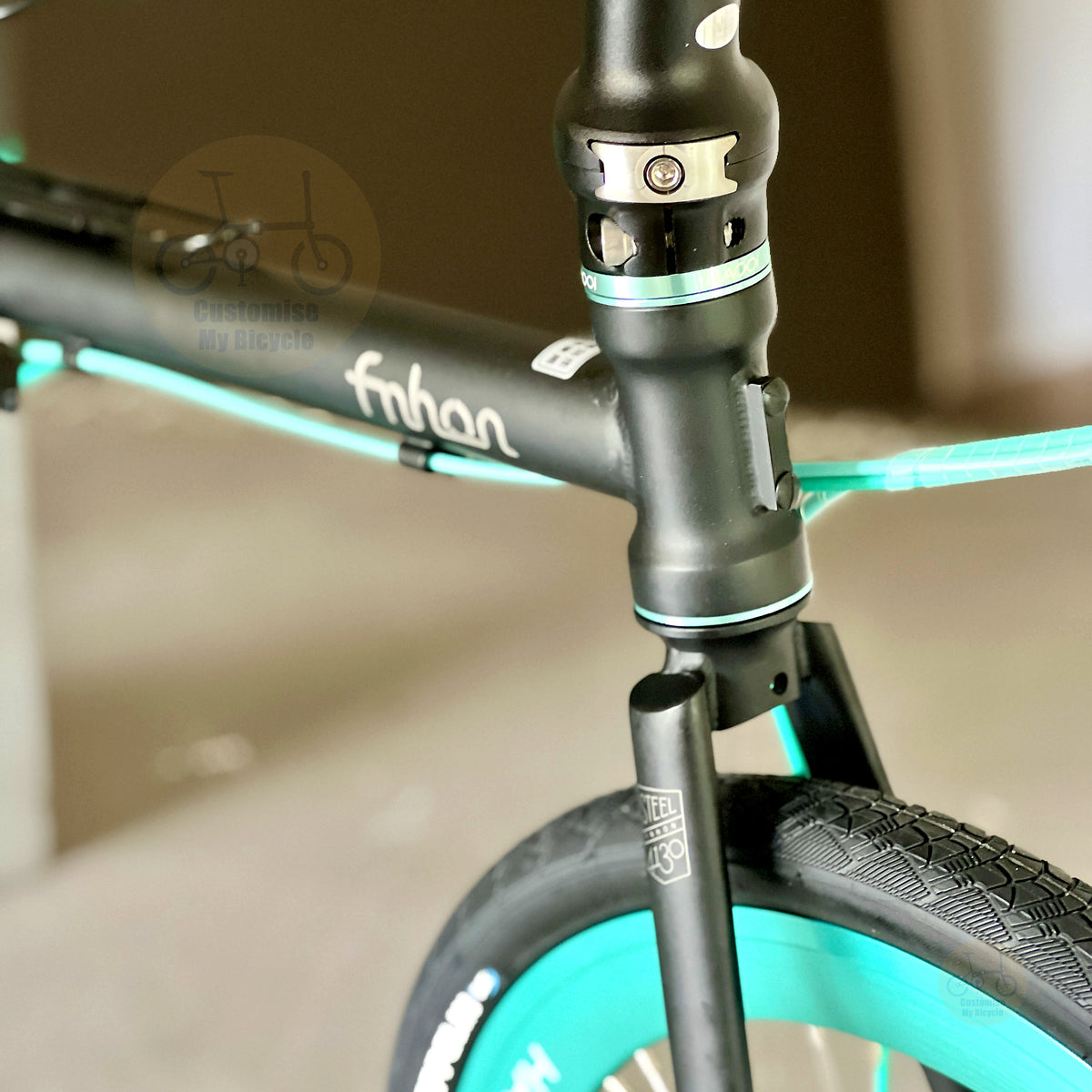 Fnhon Gust 20" Matte Black folding bike frame material colour detail