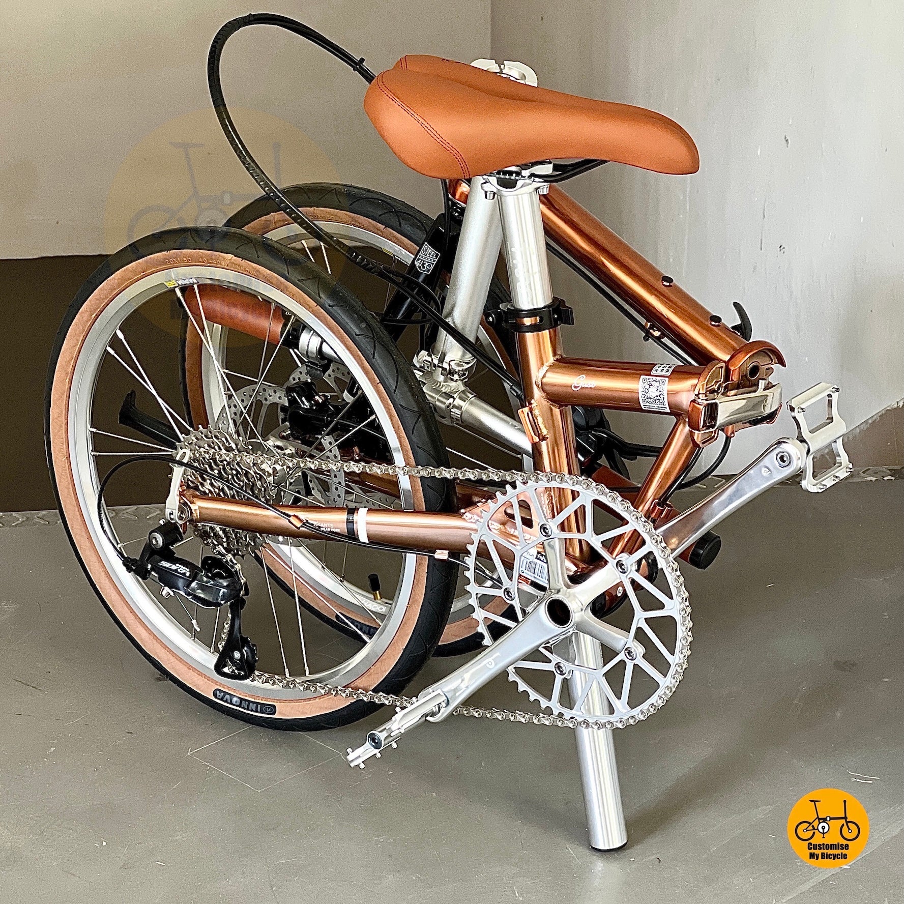 Close up of folded size of fnhon gust 20"