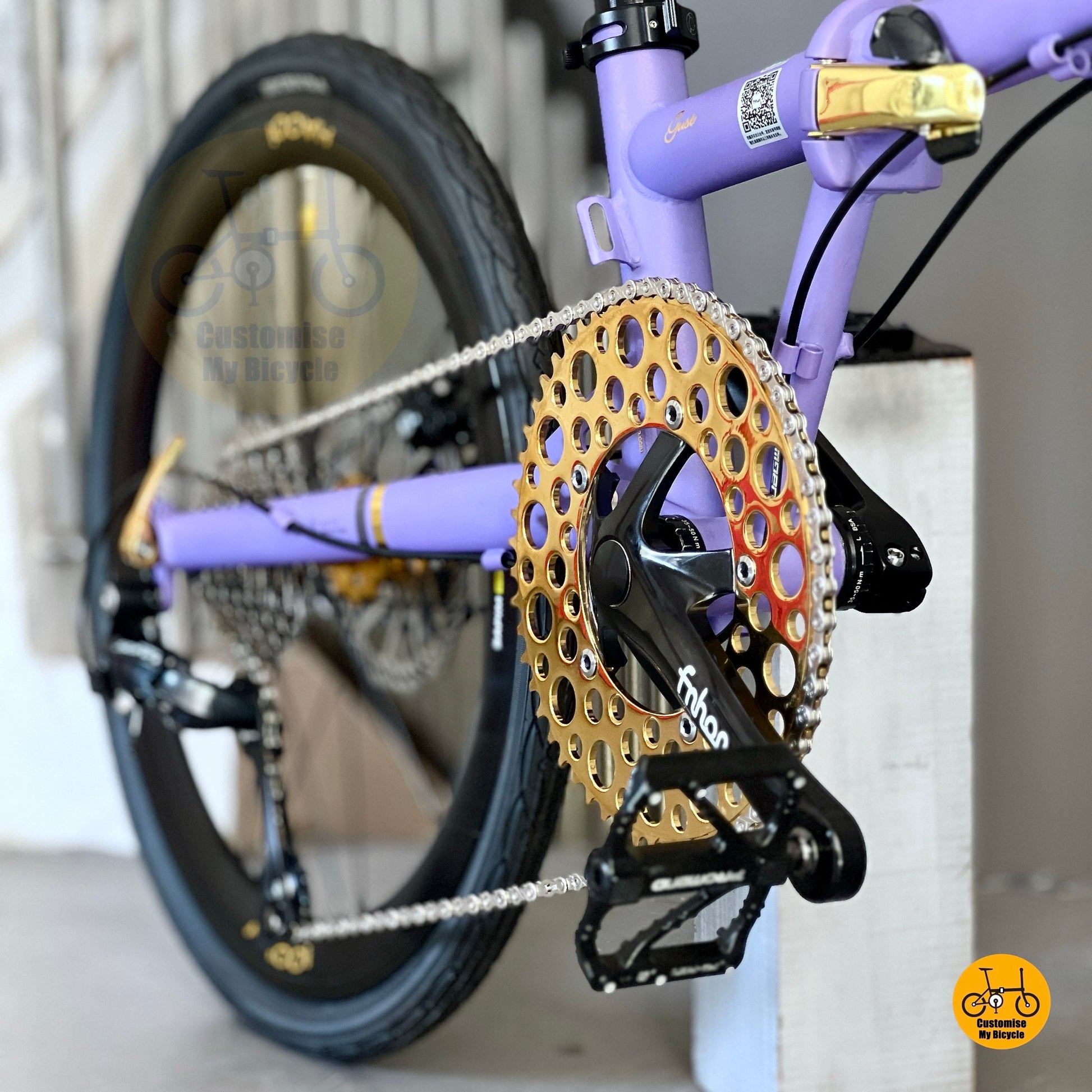 Fnhon Gust BOLANY bubble 54t chainring detail in titanium gold colour
