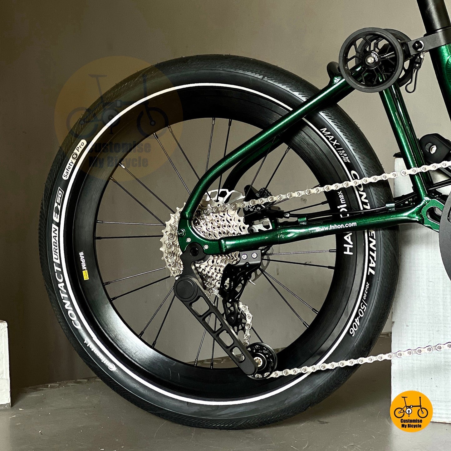 Fnhon GT20 folding bike Shimano Haoi 10 speeds drivetrain gear system close up folding bicycle
