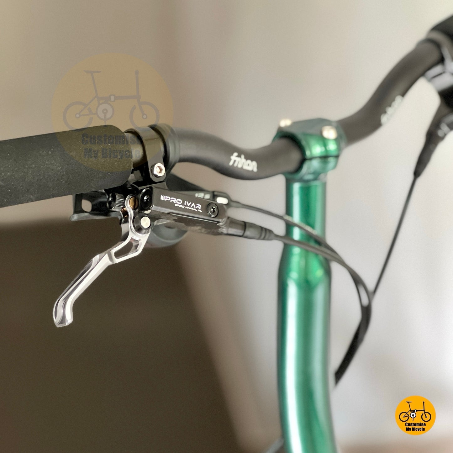 Fnhon GT20 folding bike IIIPRO hydraulic disc brake caliper braking system close up folding bicycle
